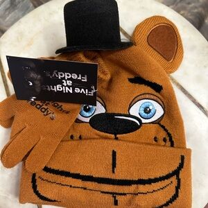 Kids five nights at Freddy’s beanie and gloves